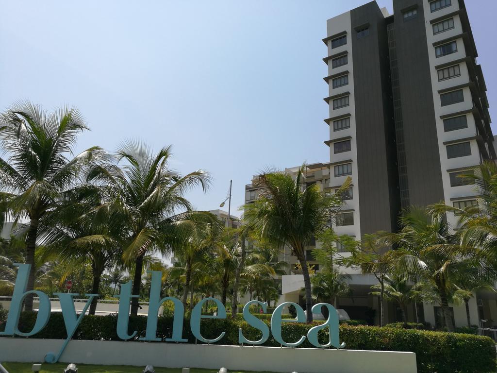 By The Sea Duplex Condo Batu Ferringhi Exterior photo